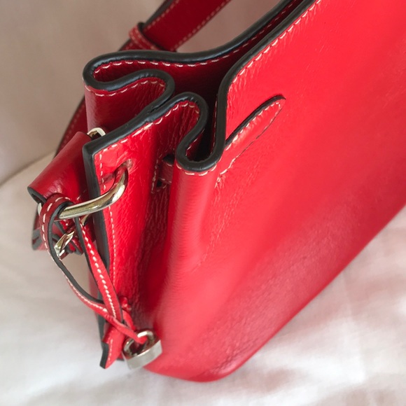 Red Pebbled Leather Shoulder Bag with Padlock - Picture 7 of 8